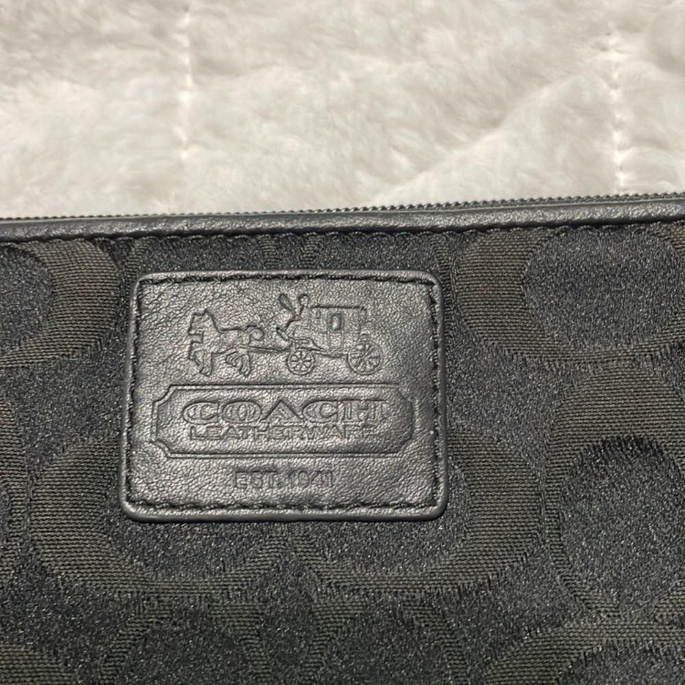 Coach Signature C Black Canvas Wristlet NEW WITHOUT TAGS - Picture 2 of 5